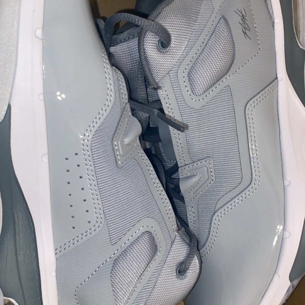 Men's Gray Athletic Shoes